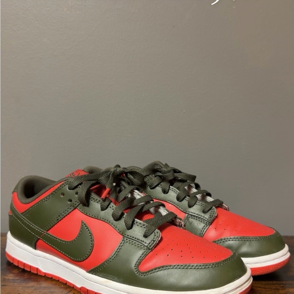 Nike Dunk Low “Apple”